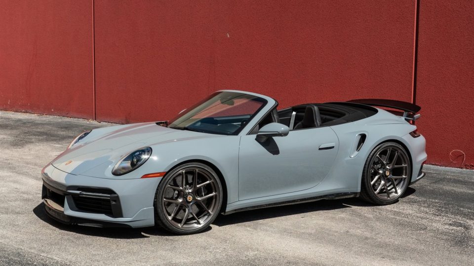 Porsche 992 Turbo S | Slate Grey | on R101 LW | Brushed Dark Clear