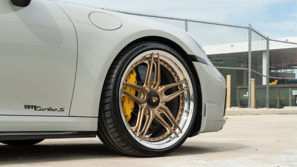 Porsche 992 Turbo / HRE S107SC
