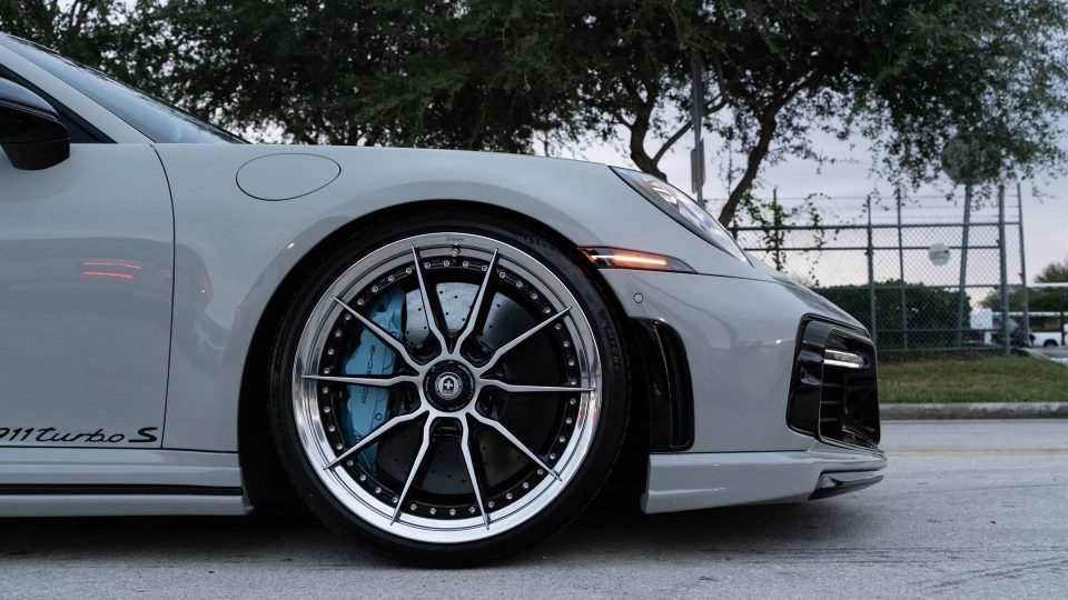 TECHART 992 Turbo S | Chalk | on HRE S104SC | Brushed Clear/ Gloss Black Window