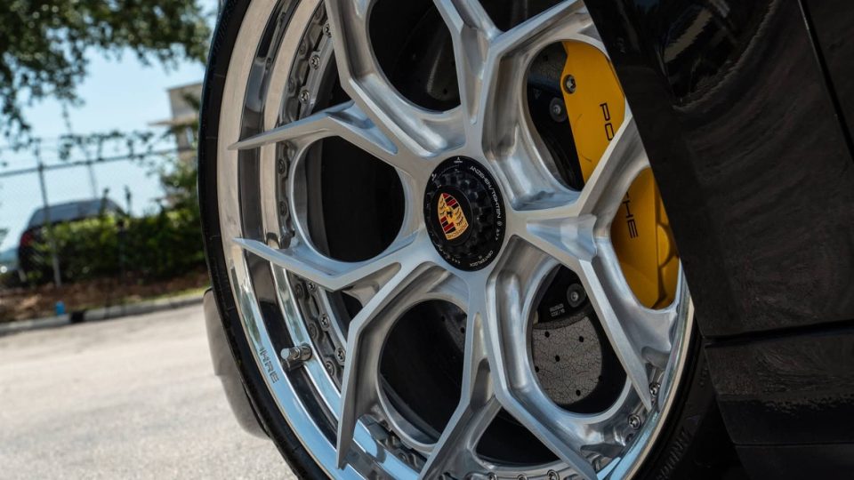 Porsche 992 Turbo Cabriolet on HRE S111SC