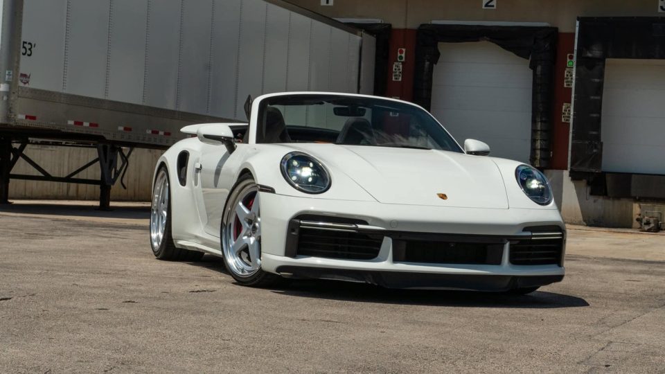 Porsche 992 Turbo S on HRE 527 FMR