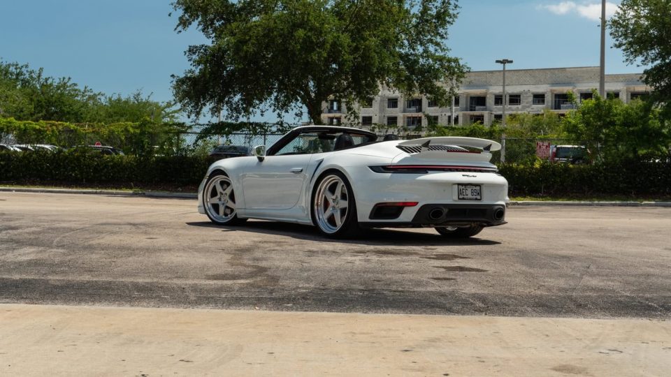 Porsche 992 Turbo S on HRE 527 FMR