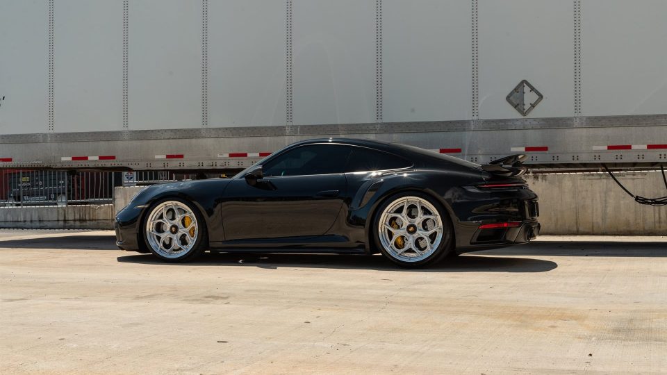 Porsche 992 Turbo Cabriolet on HRE S111SC