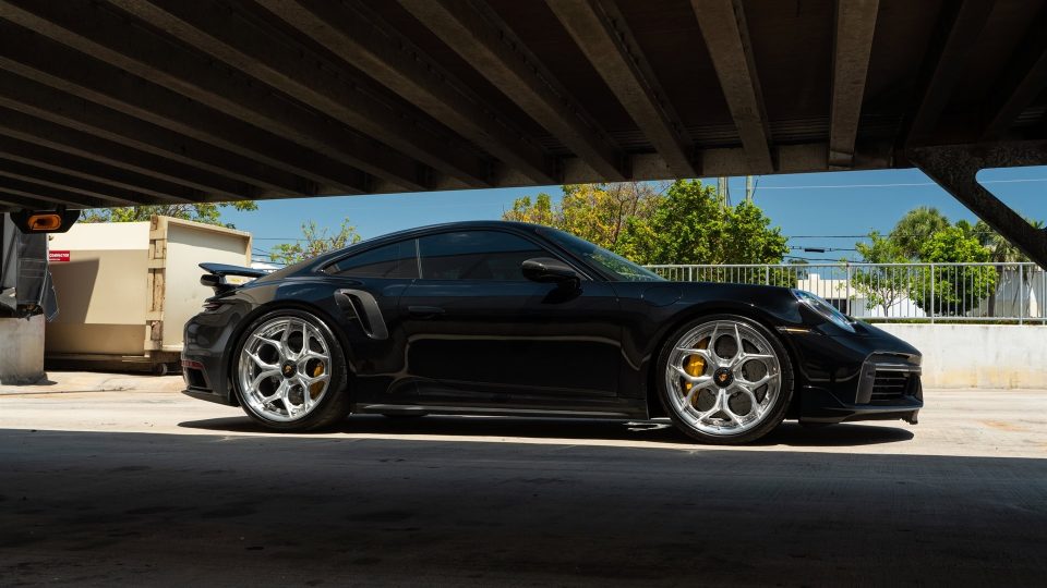 Porsche 992 Turbo Cabriolet on HRE S111SC