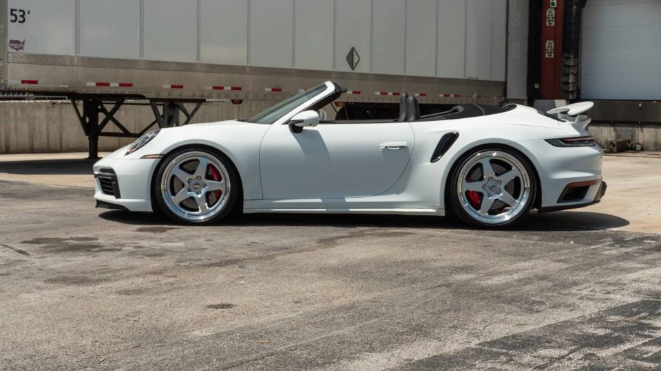 Porsche 992 Turbo S on HRE 527 FMR
