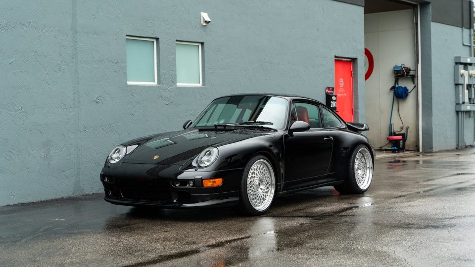 Porsche 993 Turbo | Black | on 1886 S009 Wheels | Brushed Clear