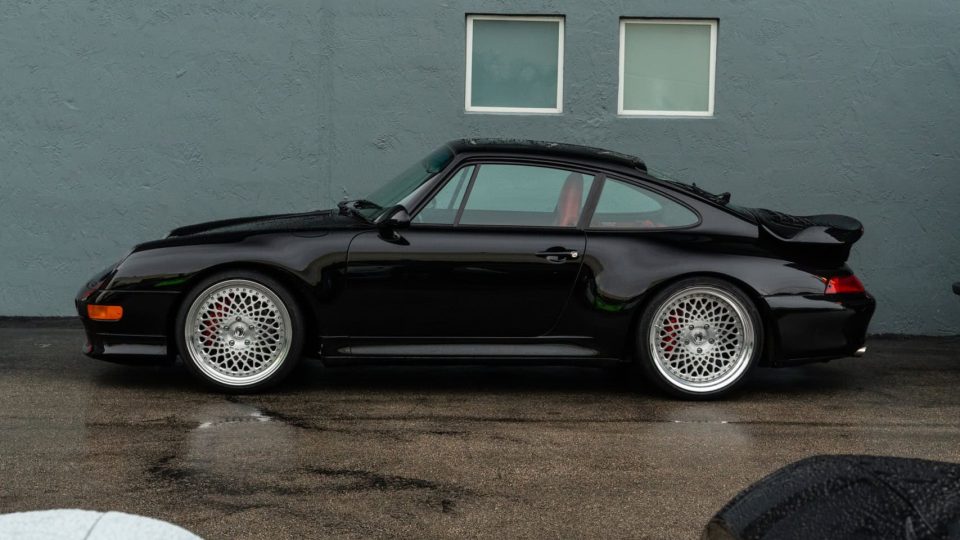 Porsche 993 Turbo | Black | on 1886 S009 Wheels | Brushed Clear