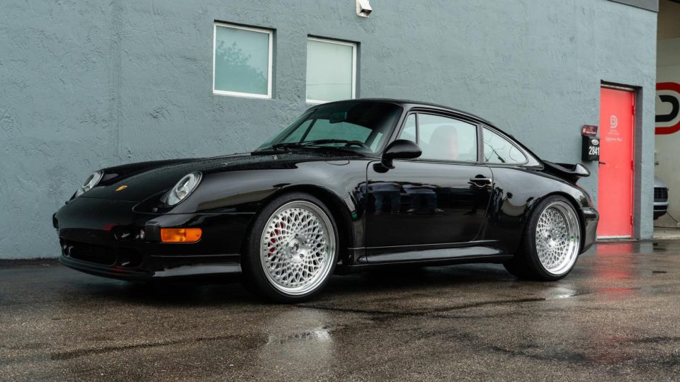 Porsche 993 Turbo | Black | on 1886 S009 Wheels | Brushed Clear