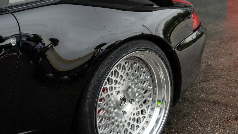 Porsche 993 Turbo | Black | on 1886 S009 Wheels | Brushed Clear