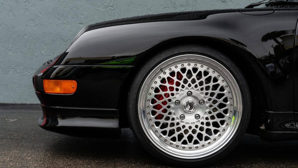Porsche 993 Turbo | Black | on 1886 S009 Wheels | Brushed Clear