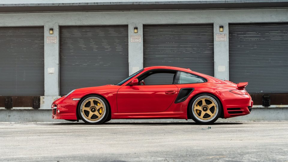 Porsche 997 Turbo S | Guards Red | on 1886 S005 Wheels | Satin Gold