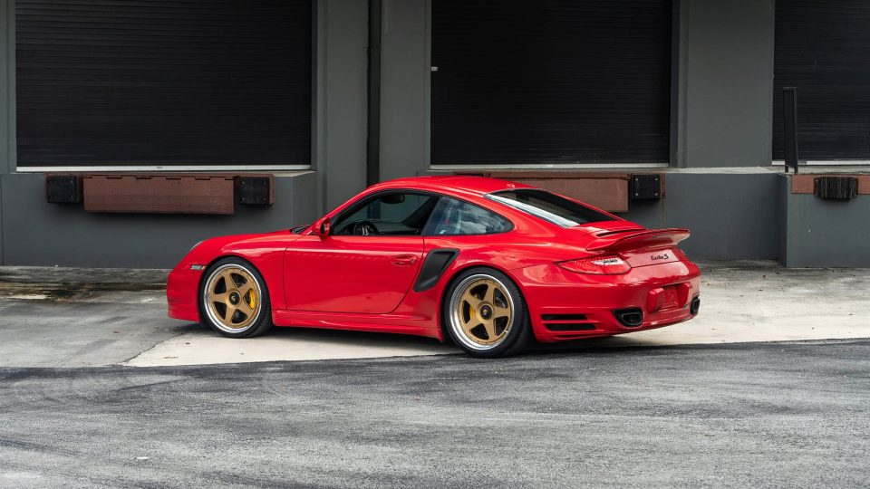 Porsche 997 Turbo S | Guards Red | on 1886 S005 Wheels | Satin Gold
