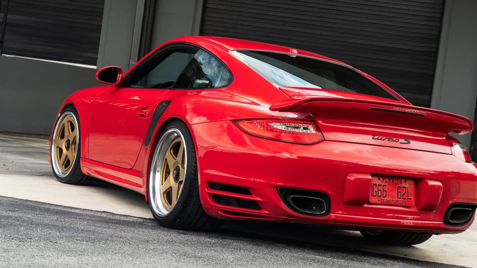 Porsche 997 Turbo S | Guards Red | on 1886 S005 Wheels | Satin Gold