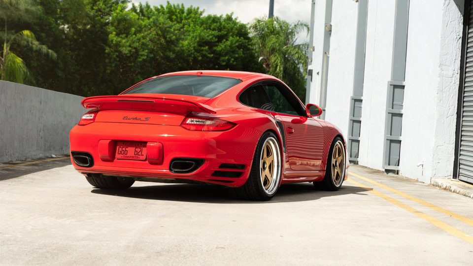 Porsche 997 Turbo S | Guards Red | on 1886 S005 Wheels | Satin Gold