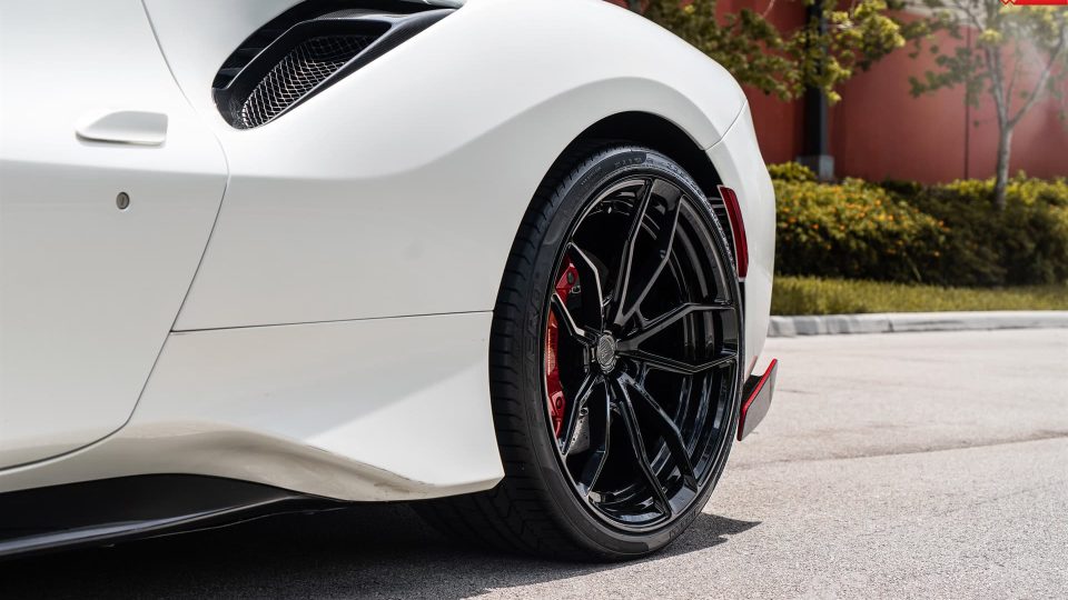Ferrari 488 Pista | Bianco Avus | ANRKY AN21 | Gloss Black