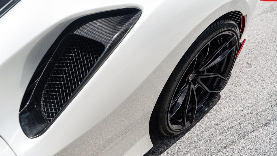 Ferrari 488 Pista | Bianco Avus | ANRKY AN21 | Gloss Black
