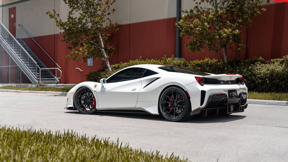 Ferrari 488 Pista | Bianco Avus | ANRKY AN21 | Gloss Black