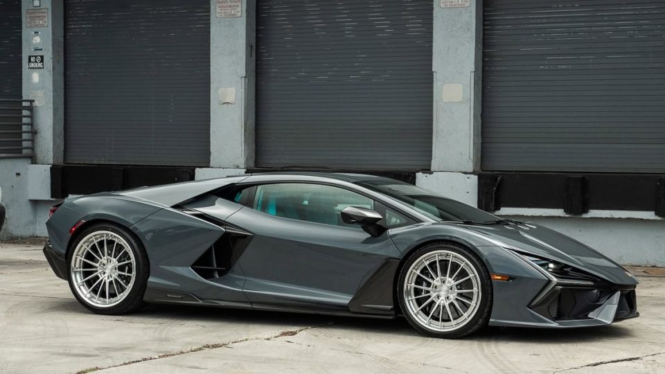 Lamborghini Revuelto – AN39 SeriesTHREE