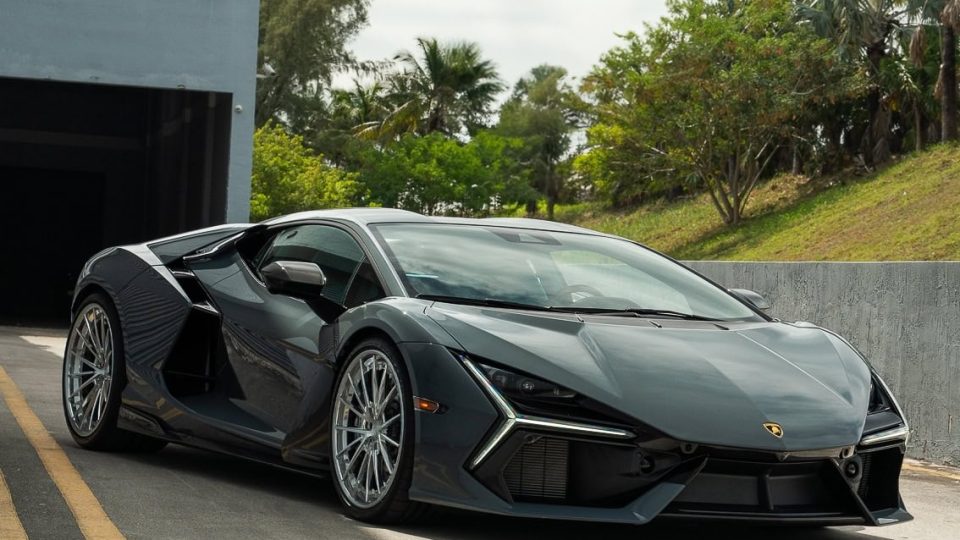 Lamborghini Revuelto – AN39 SeriesTHREE