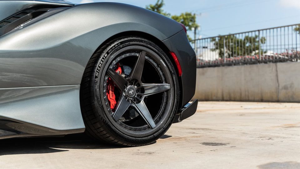 Ferrari 488 Pista | Grigio Silverstone | on ANRKY RS5.3C | Polished Smoke
