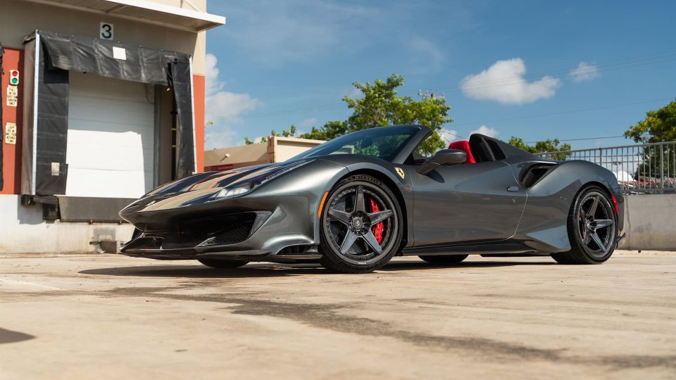 Ferrari 488 Pista | Grigio Silverstone | on ANRKY RS5.3C | Polished Smoke