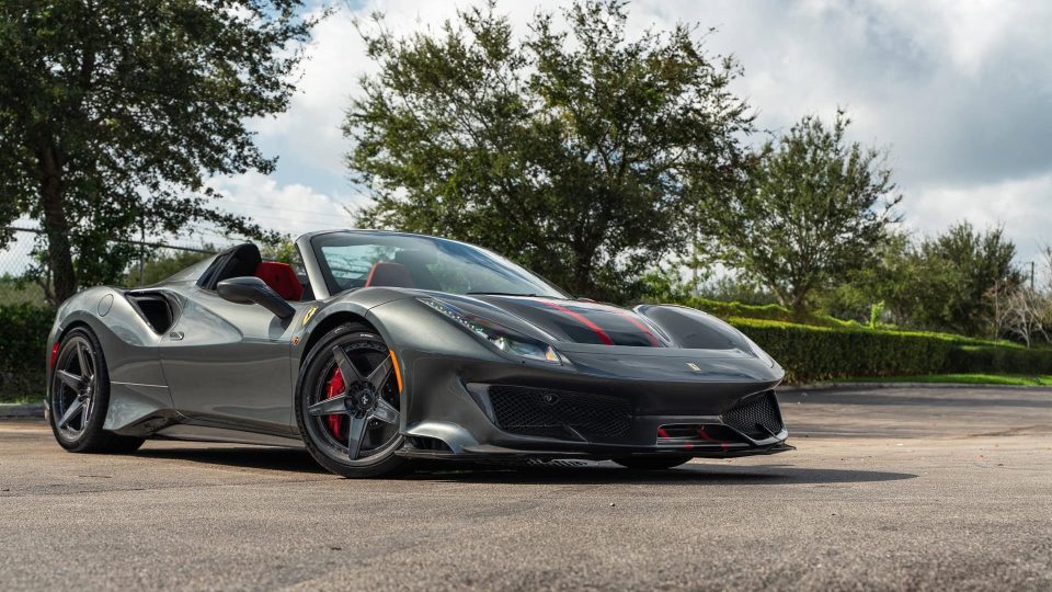 Ferrari 488 Pista | Grigio Silverstone | on ANRKY RS5.3C | Polished Smoke