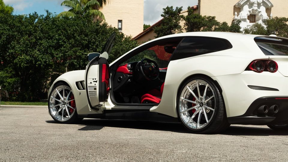 Ferrari GTC4 Lusso – AN28 SeriesTWO