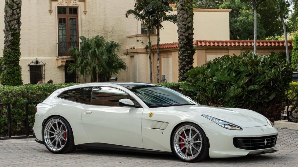 Ferrari GTC4 Lusso – AN28 SeriesTWO