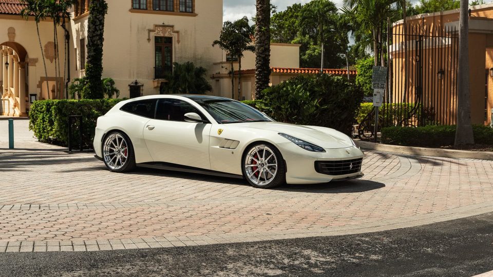 Ferrari GTC4 Lusso – AN28 SeriesTWO