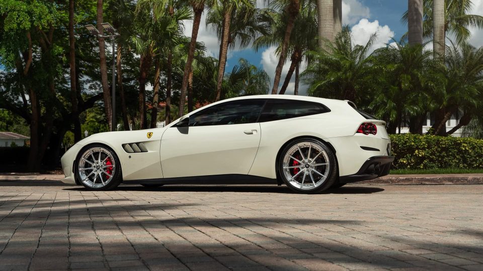 Ferrari GTC4 Lusso – AN28 SeriesTWO