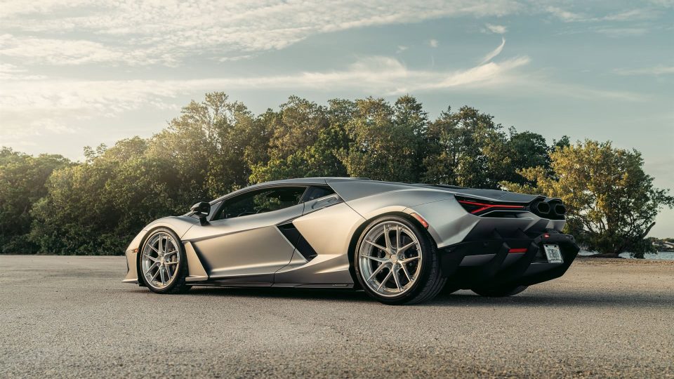 Lamborghini Revuelto on ANRKY XR-301