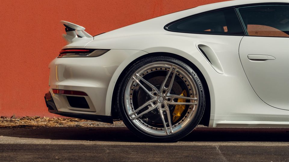 Porsche 992 on ANRKY AN27