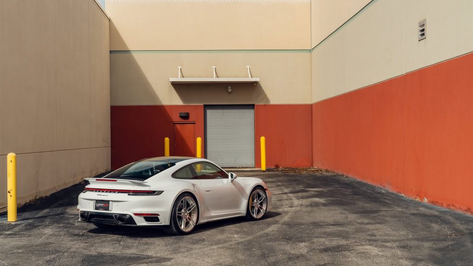 Porsche 992 on ANRKY AN27