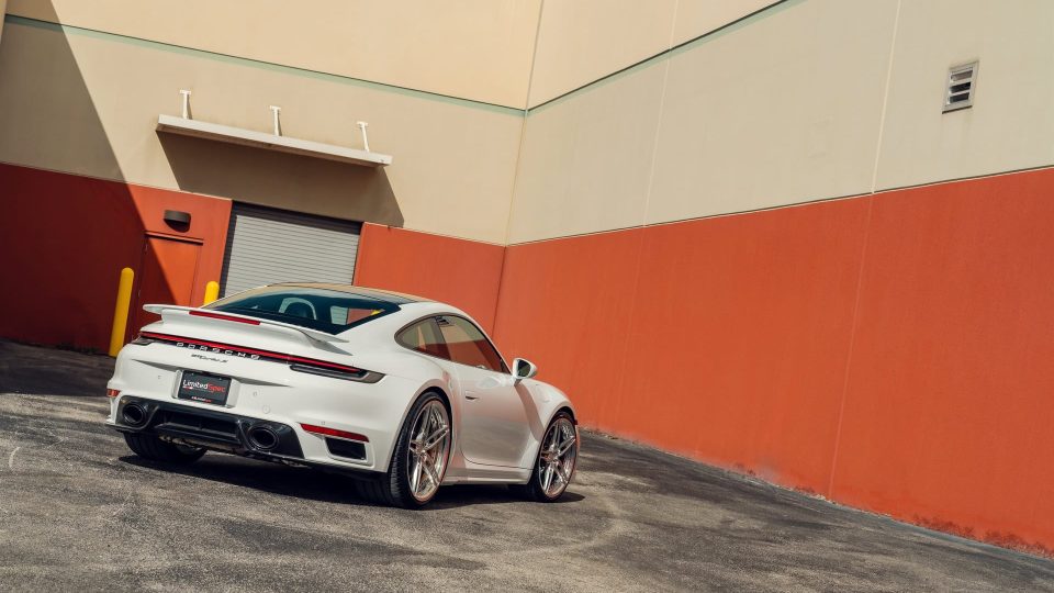Porsche 992 on ANRKY AN27