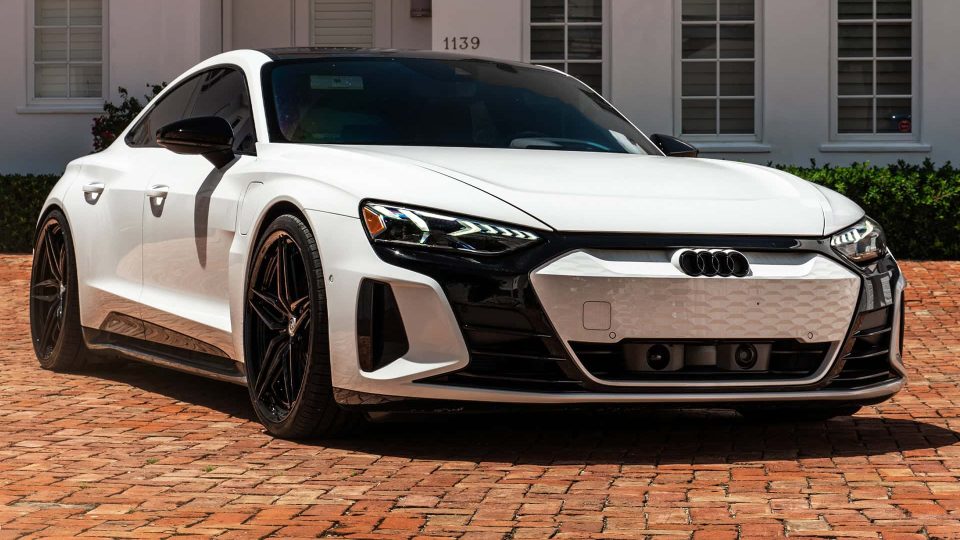 Audi RS e-tron GT | Arkona White | HRE S107SC | Gloss Black