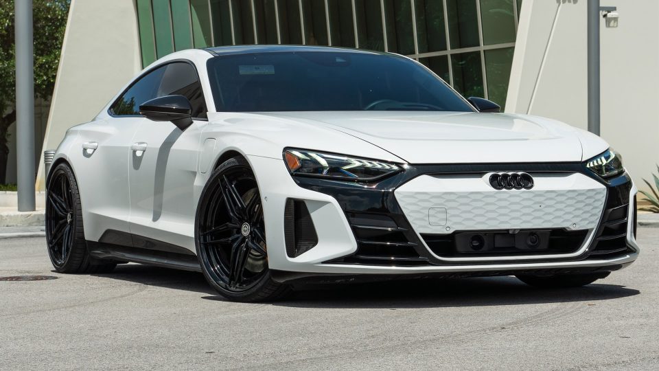 Audi RS e-tron GT | Arkona White | HRE S107SC | Gloss Black