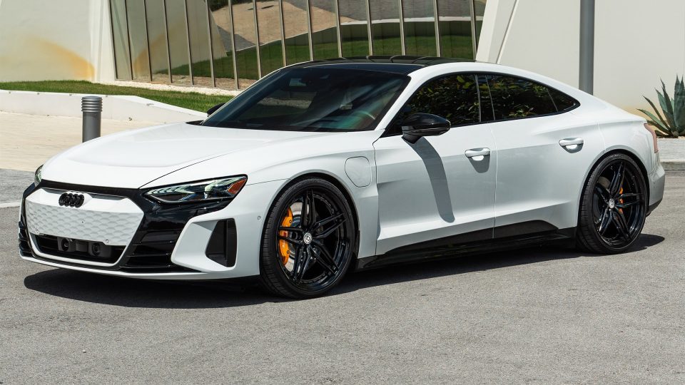 Audi RS e-tron GT | Arkona White | HRE S107SC | Gloss Black