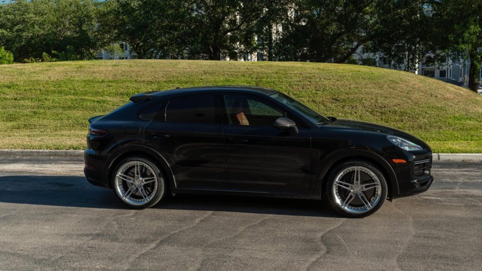 Porsche Cayenne Turbo GT | Black | on ANRKY XR-305 | Polished Clear