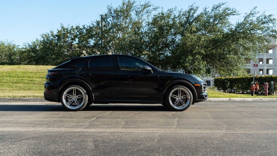 Porsche Cayenne Turbo GT | Black | on ANRKY XR-305 | Polished Clear