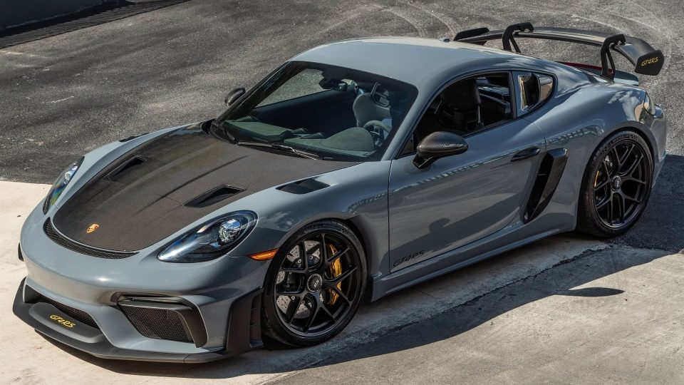Porsche 718 Cayman GT4 RS on HRE R101LW