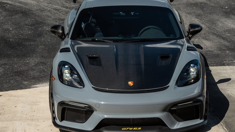 Porsche 718 Cayman GT4 RS on HRE R101LW