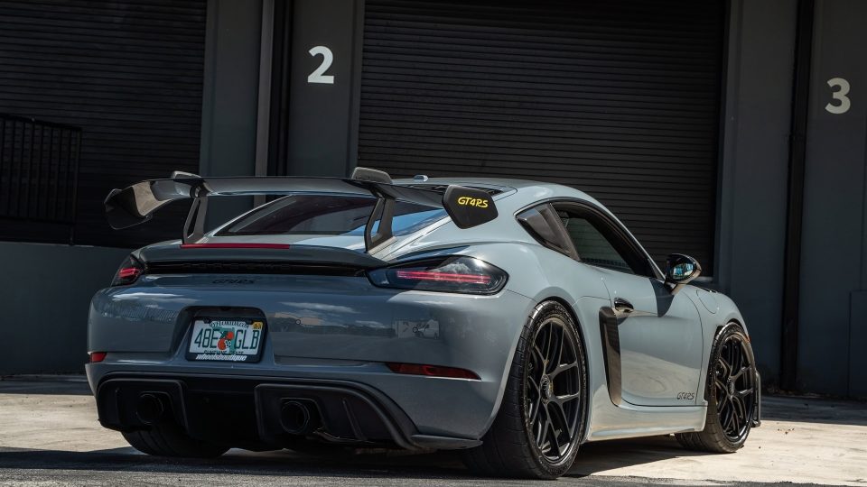 Porsche 718 Cayman GT4 RS on HRE R101LW
