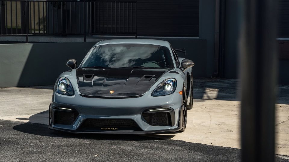 Porsche 718 Cayman GT4 RS on HRE R101LW