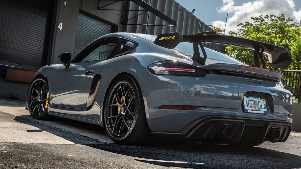 Porsche 718 Cayman GT4 RS on HRE R101LW