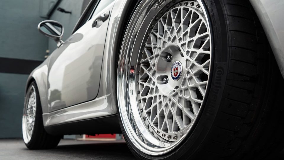 PORSCHE 993 C4S ON HRE 501