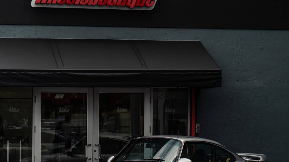 PORSCHE 993 C4S ON HRE 501