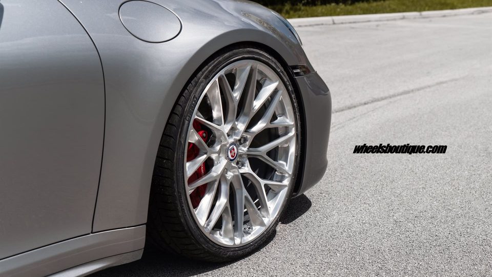 PORSCHE 992 C4S ON HRE P200