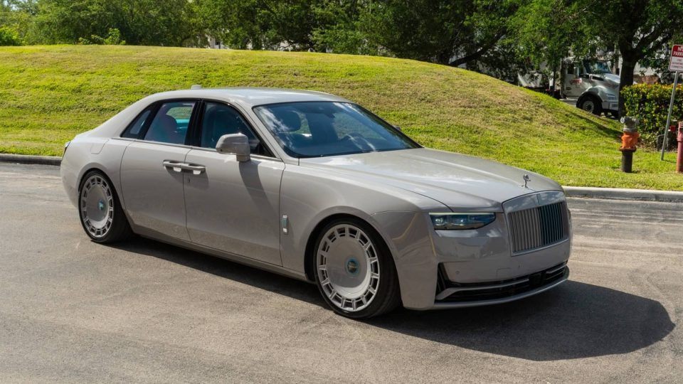 Rolls Royce Ghost Series II | Fashion Grey | on Mansory FD.15 | Fashion Gray