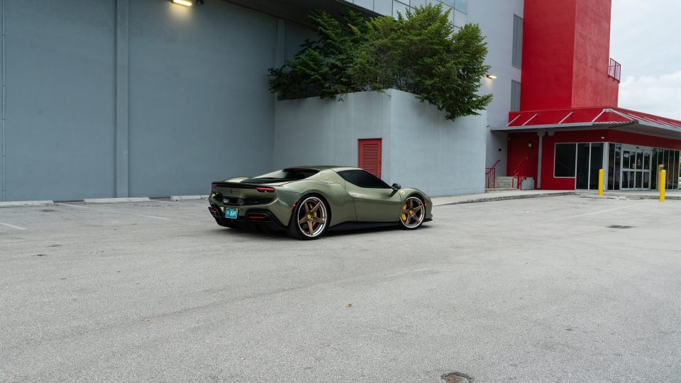 Ferrari 296 GTB | Verde Mansoni | on ANRKY RS5.3 | Mirror Polished Champagne