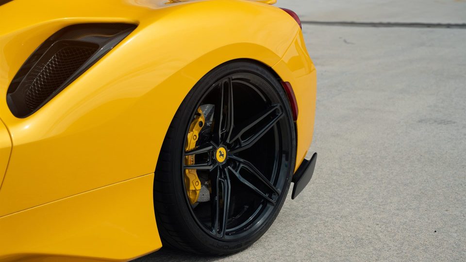 Ferrari 488 Pista | Giallo Modena | On ANRKY AN17 | Gloss Black